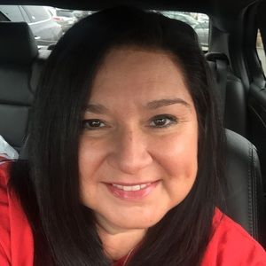 Meet your Posher, Raquel